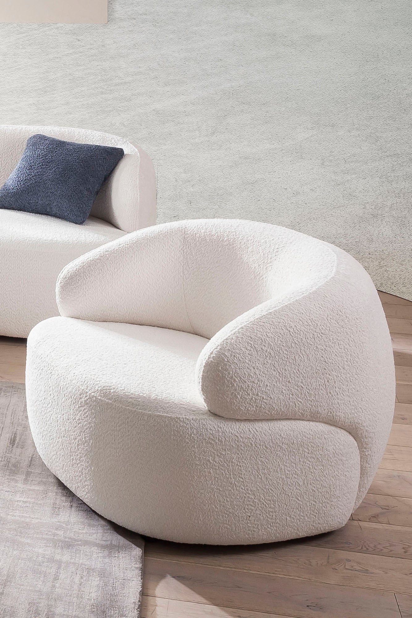 SalesFever Cocktailsessel »Cocktailsessel: Stil trifft Komfort« Bezug in Bouclé Optik