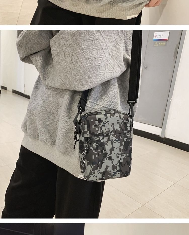IOU - Lichtgewicht schoudertas met camouflageprint