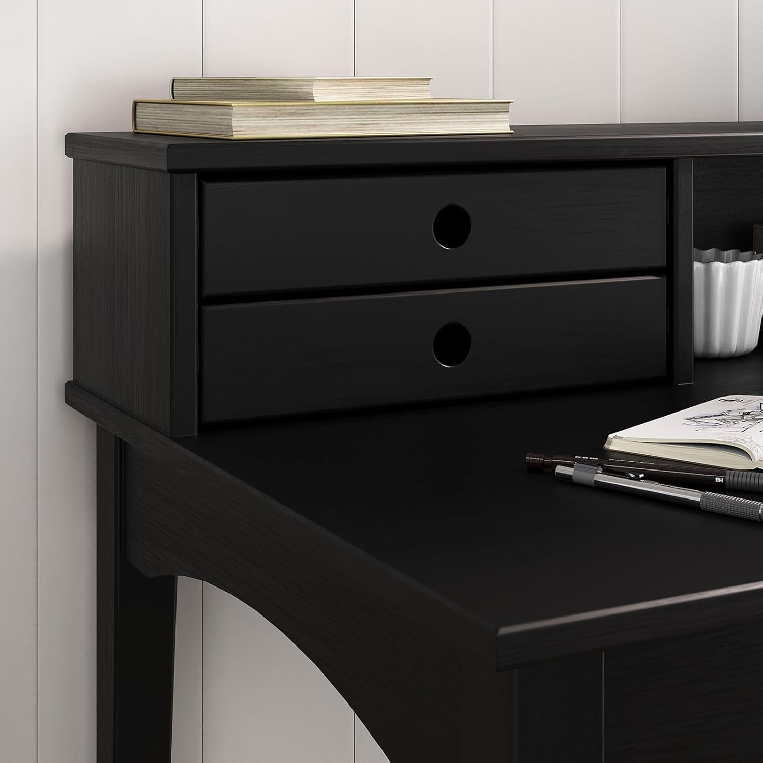 IDIMEX Schreibtisch Milano mit 4 Schubladen und 1 Fach schwarz - Bürotisch aus Kiefer Massivholz, PC-Tisch mit Stauraum für Büro und Home-Office