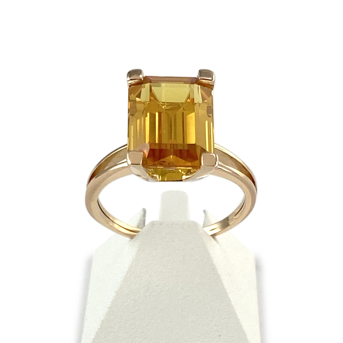 Bague d'occasion or 750 jaune corindon synthétique