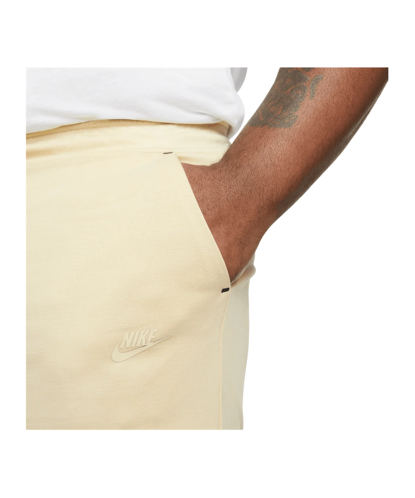 Nike Tech Essentials Short Gelb F783