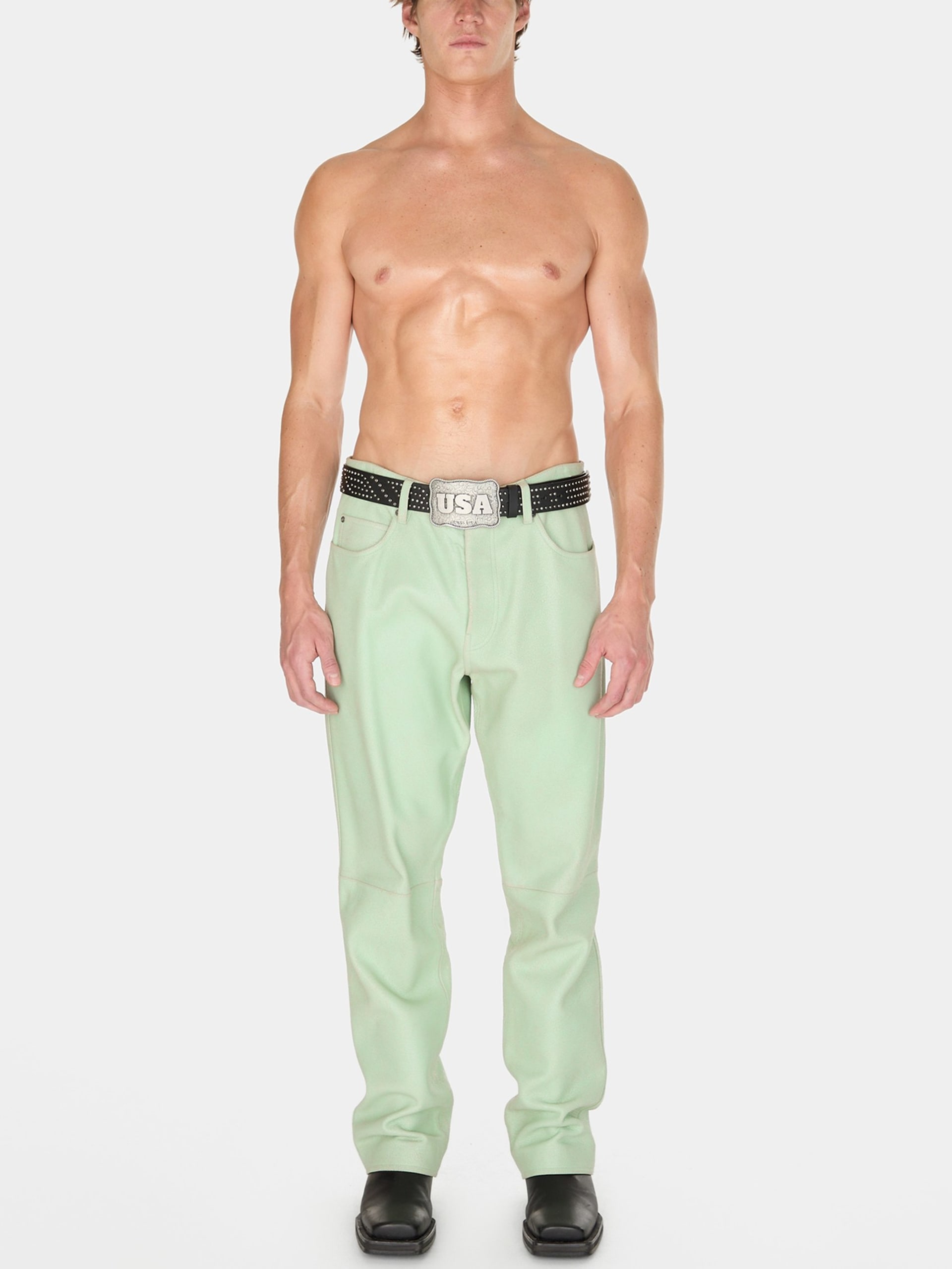 calça de couro craquelado