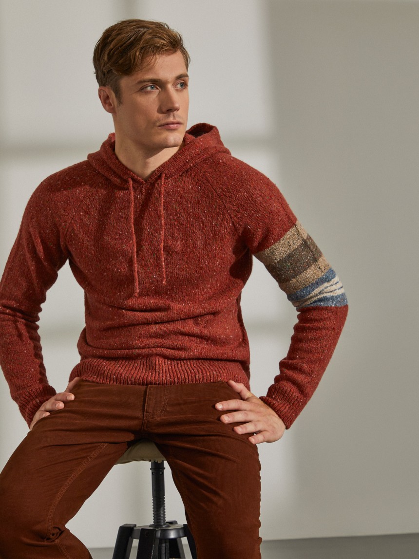 Camisola de malha com capuz