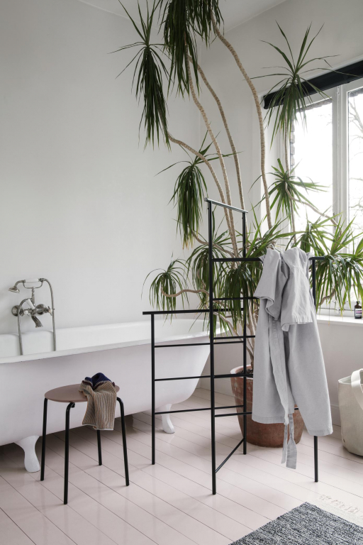 Ferm Living Dora kledingrek Black
