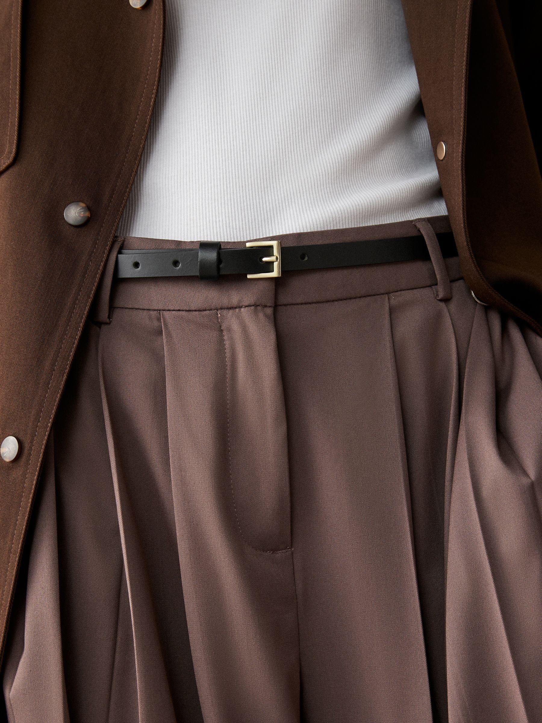 Zwart met goud - Smalle leren riem