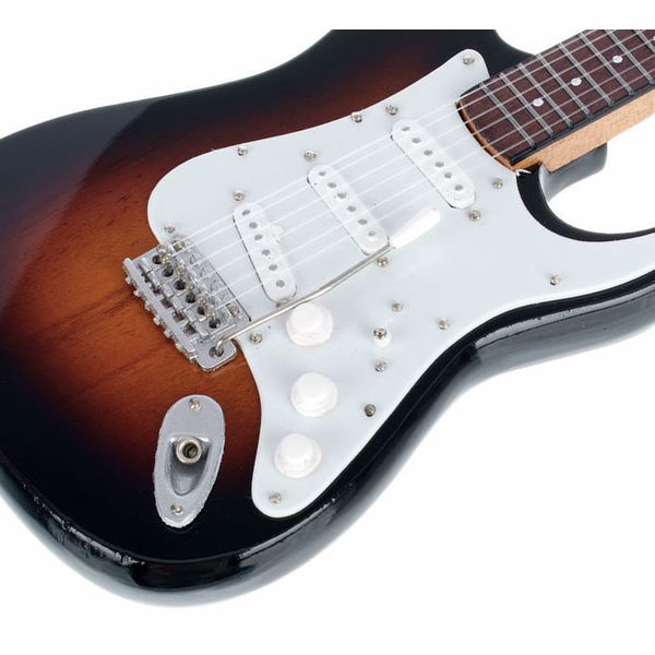 Axe Heaven Fender Stratocaster Sunburst
