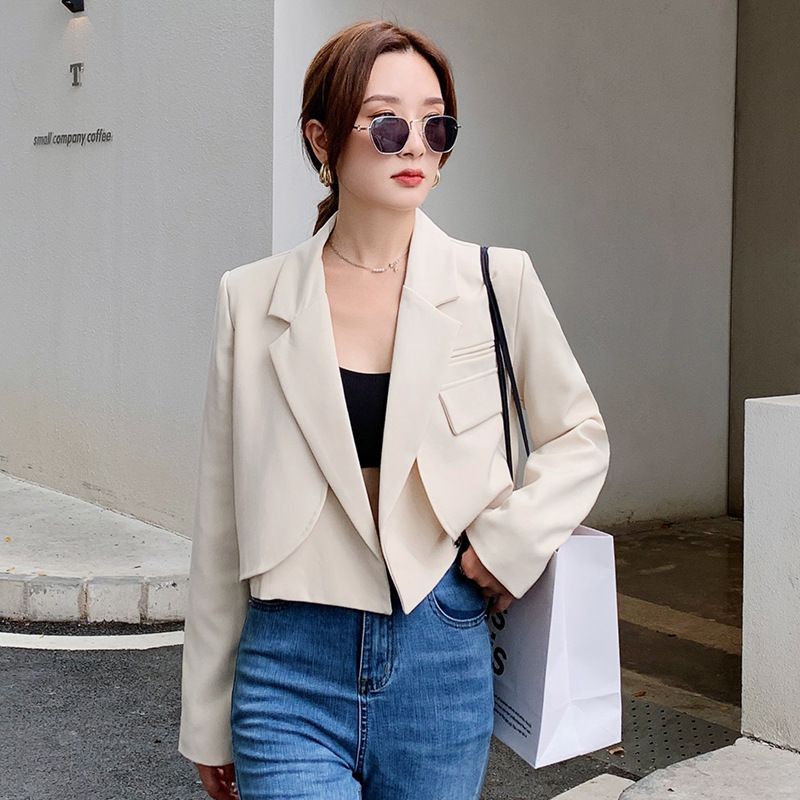 EFO - Cropped blazer met reverskraag en drukknopen