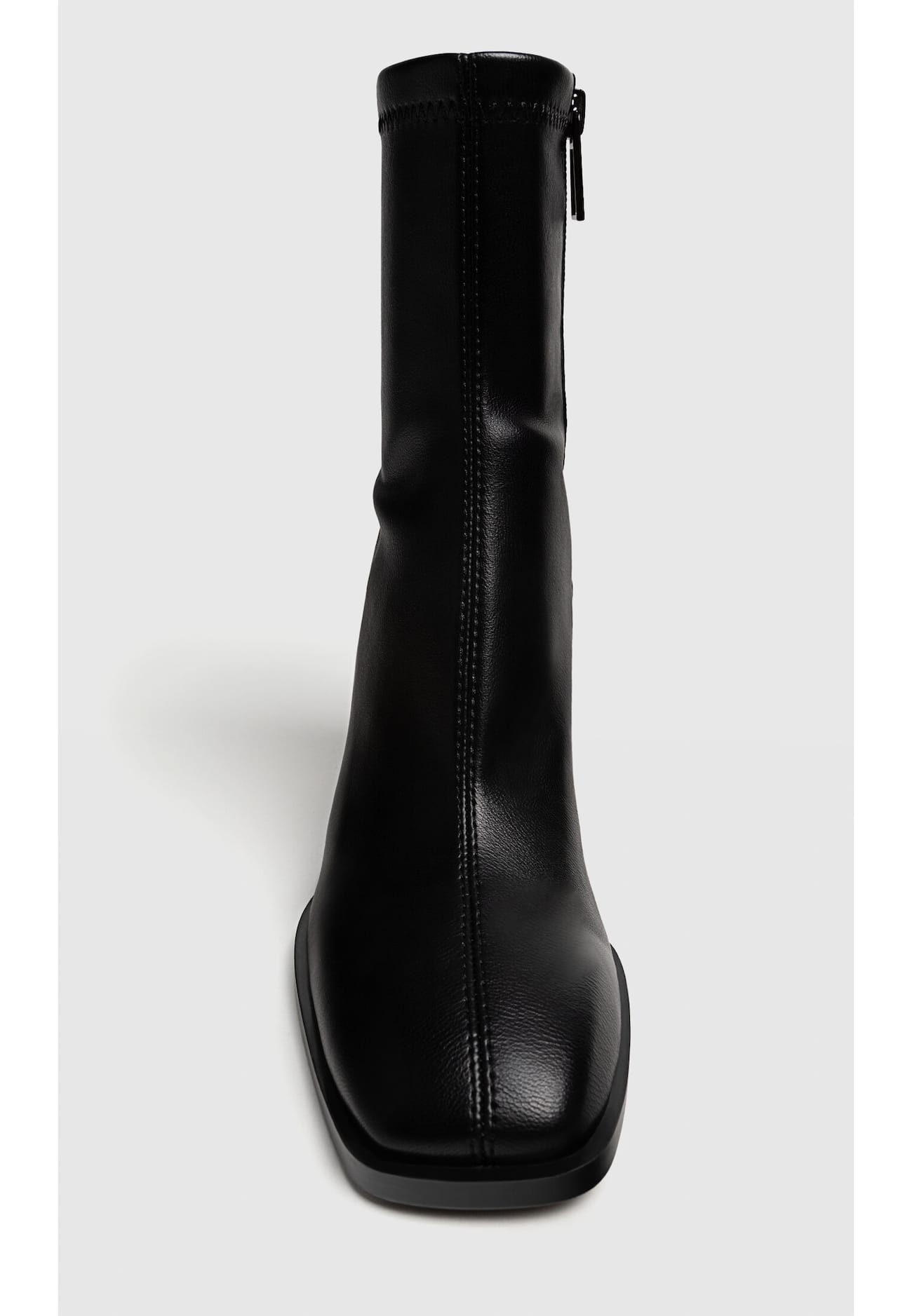 Botas de salto médio com pernas elásticas