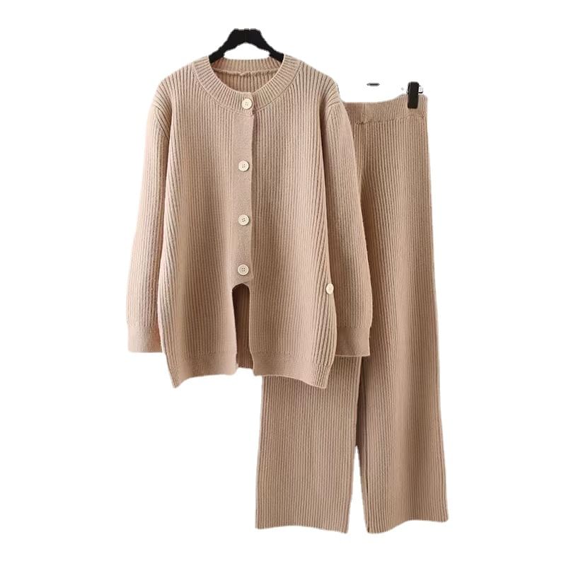Whychunga - Set: effen geribbeld vest met ronde hals, knoopsluiting en split + gebreide broek met elastische taille en wijde pijpen