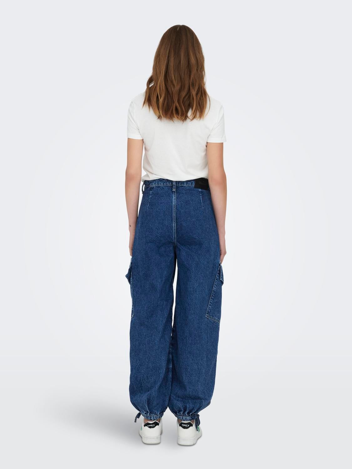 ONLPERNILLE Hohe Taille Jogger Fit Jeans Medium Blue Denim
