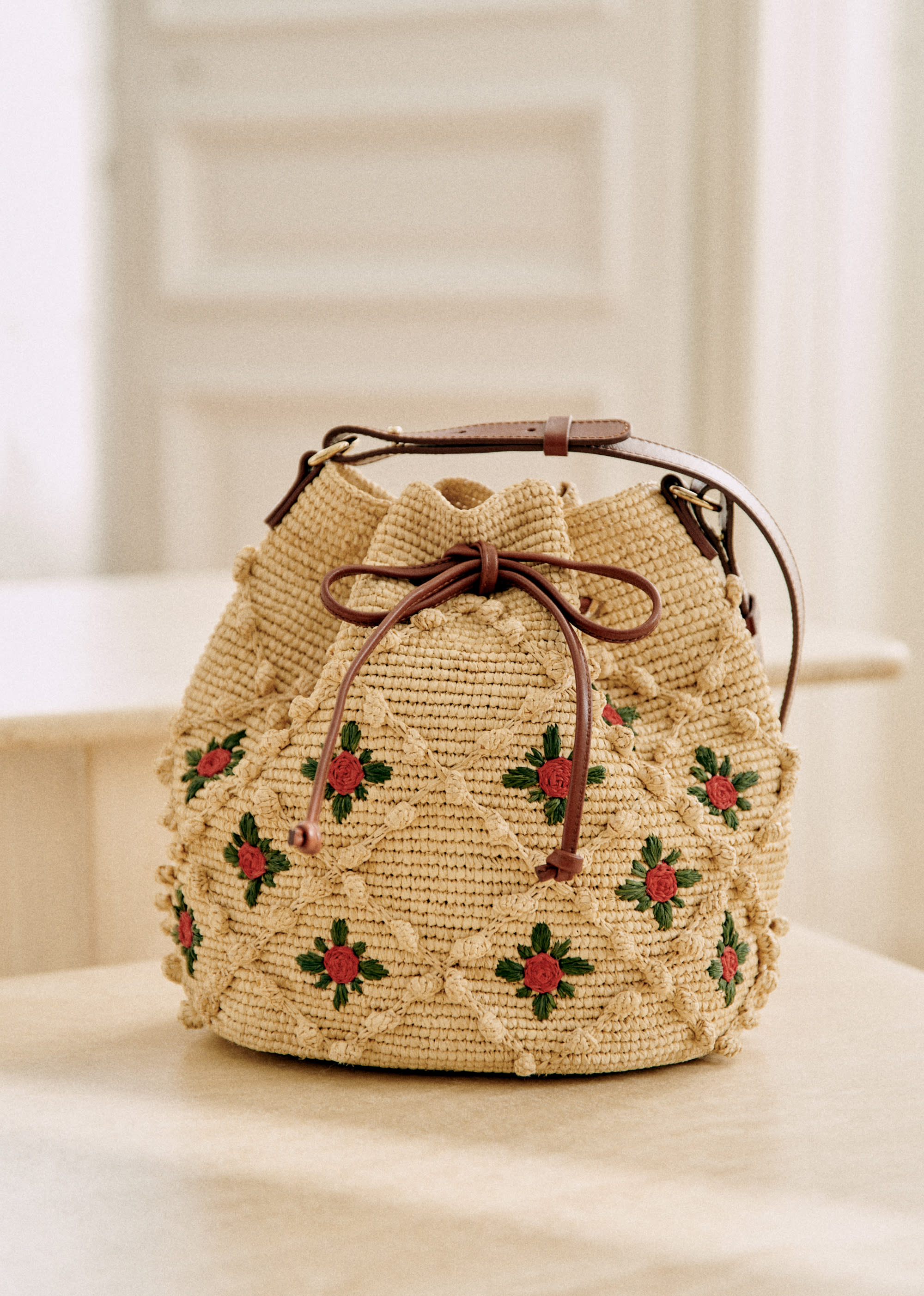 Bourse Farrow - Raphia broderie fleurs rouge multi - SACS/NEW SACS Nos Paniers 5906402