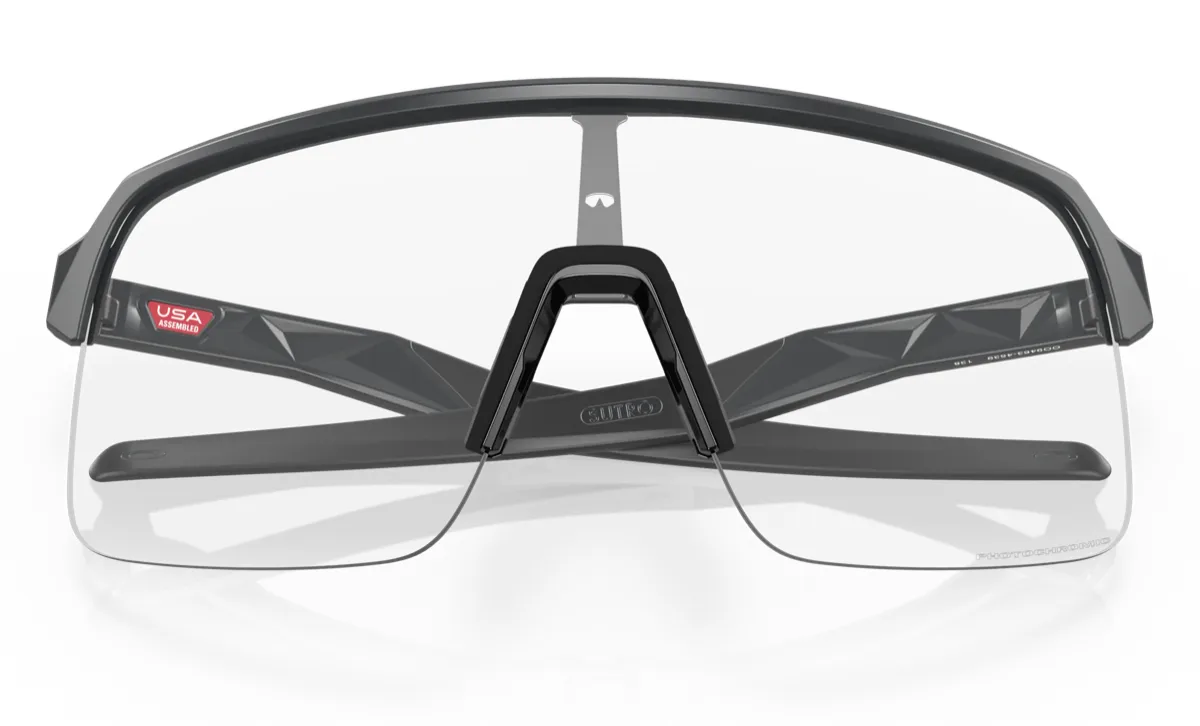 Oakley Sutro Lite Matte Carbon w/ Clear Photochromic