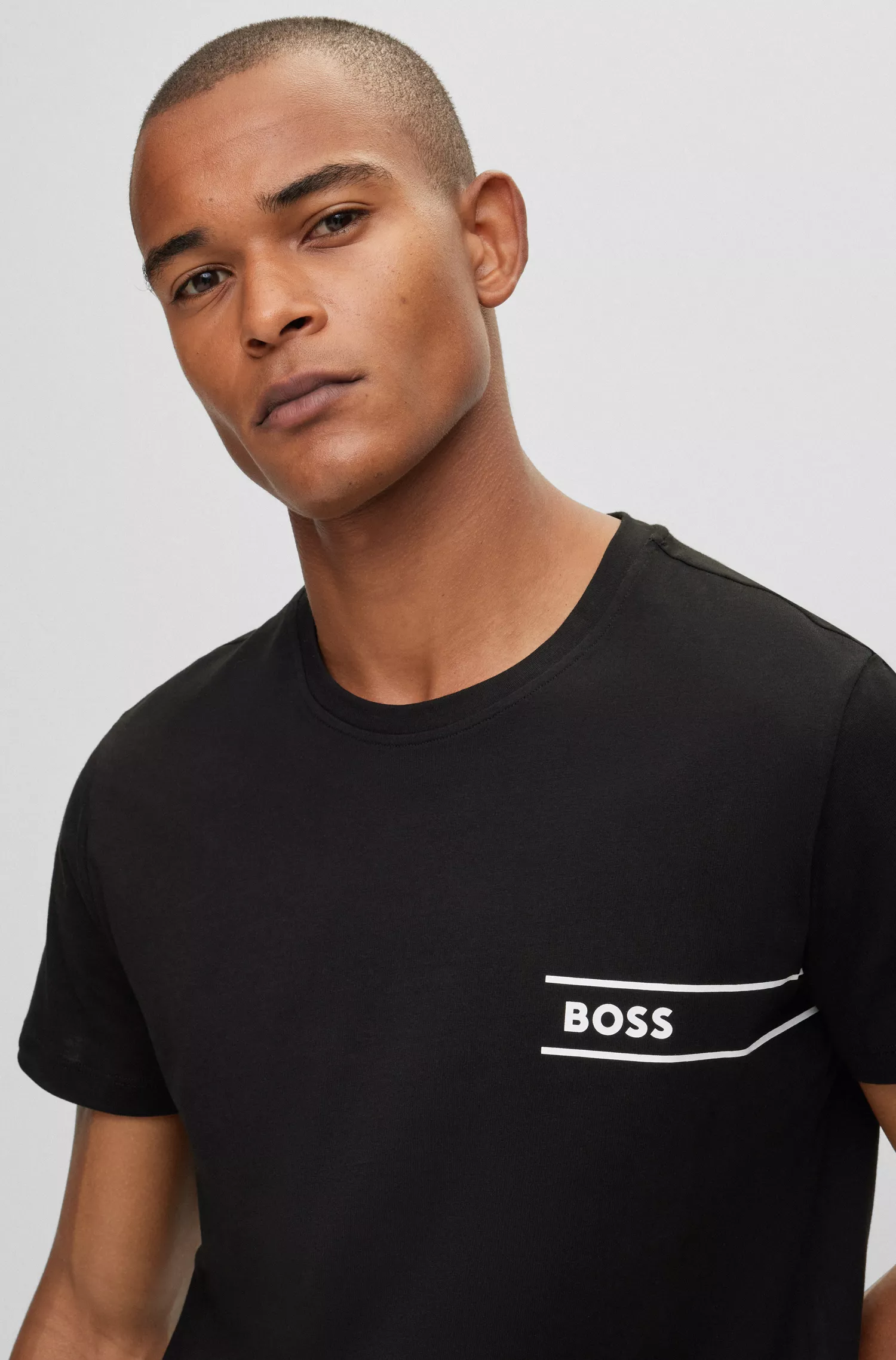 Camiseta de algodão orgânico preta da BOSS com estampa do logotipo