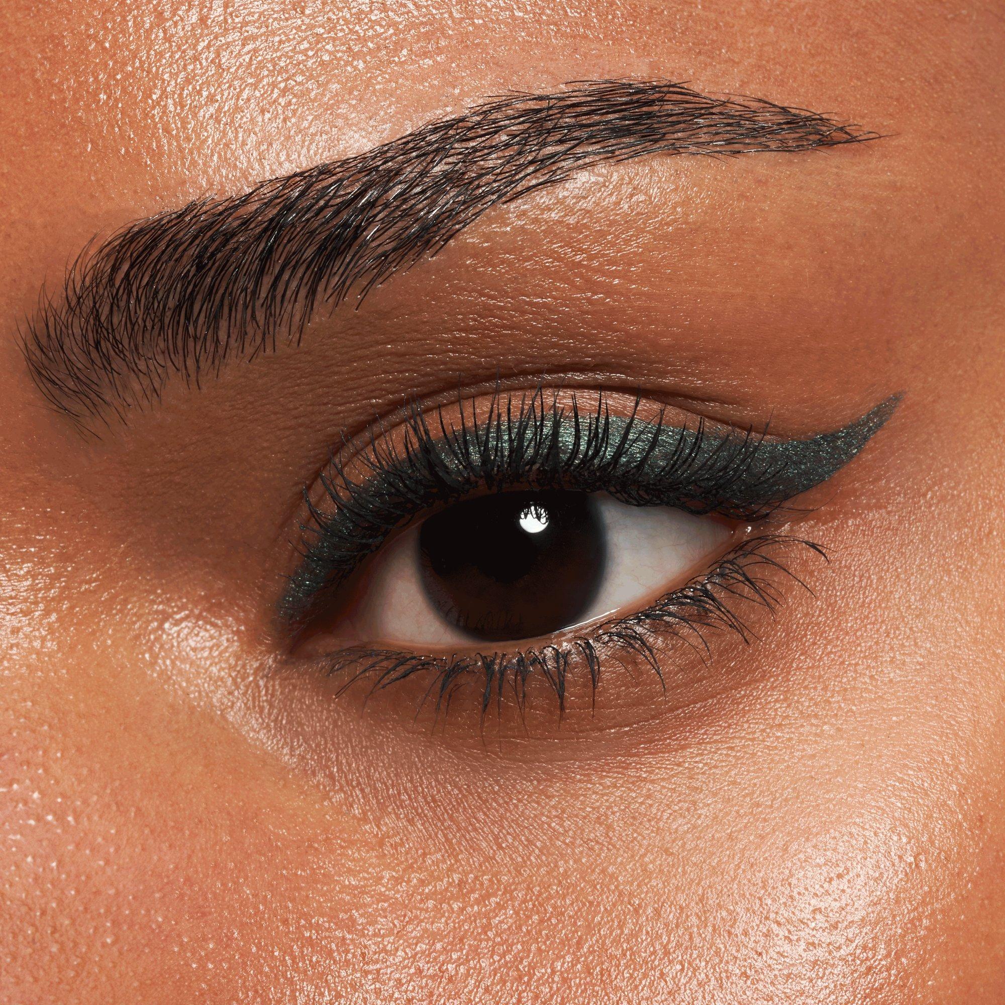 LONG-LASTING eye pencil