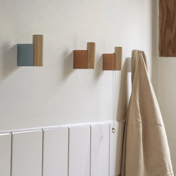 Muuto - Attach Wandhaken, Eiche / burnt orange (2er-Set)