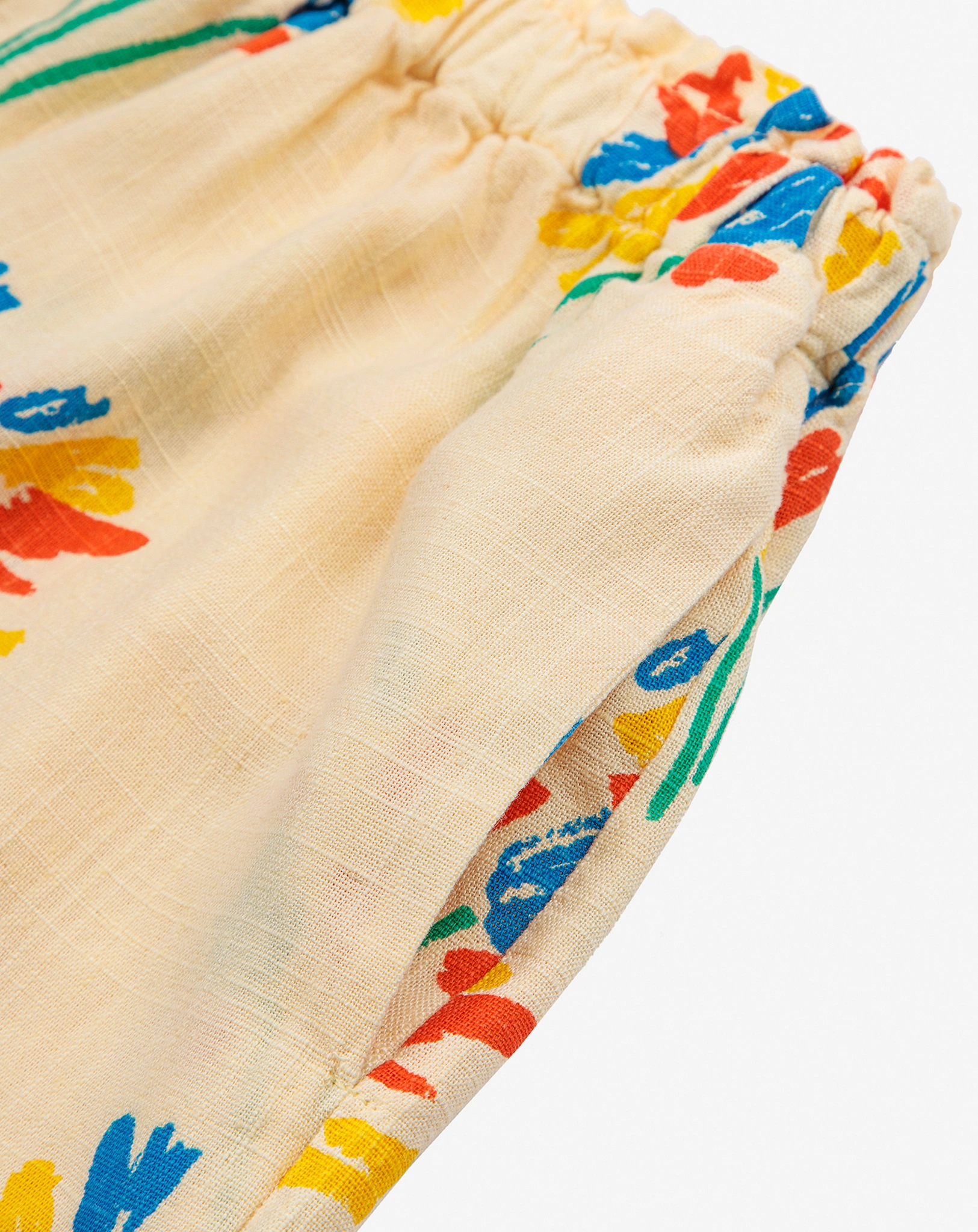 Shorts FIREWORKS AOP in light yellow