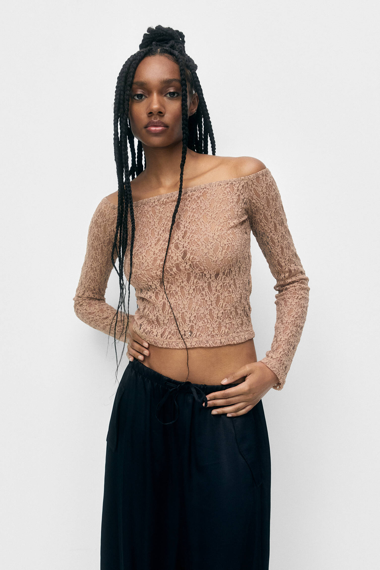 Blusa de renda com ombros à mostra - rosa escuro