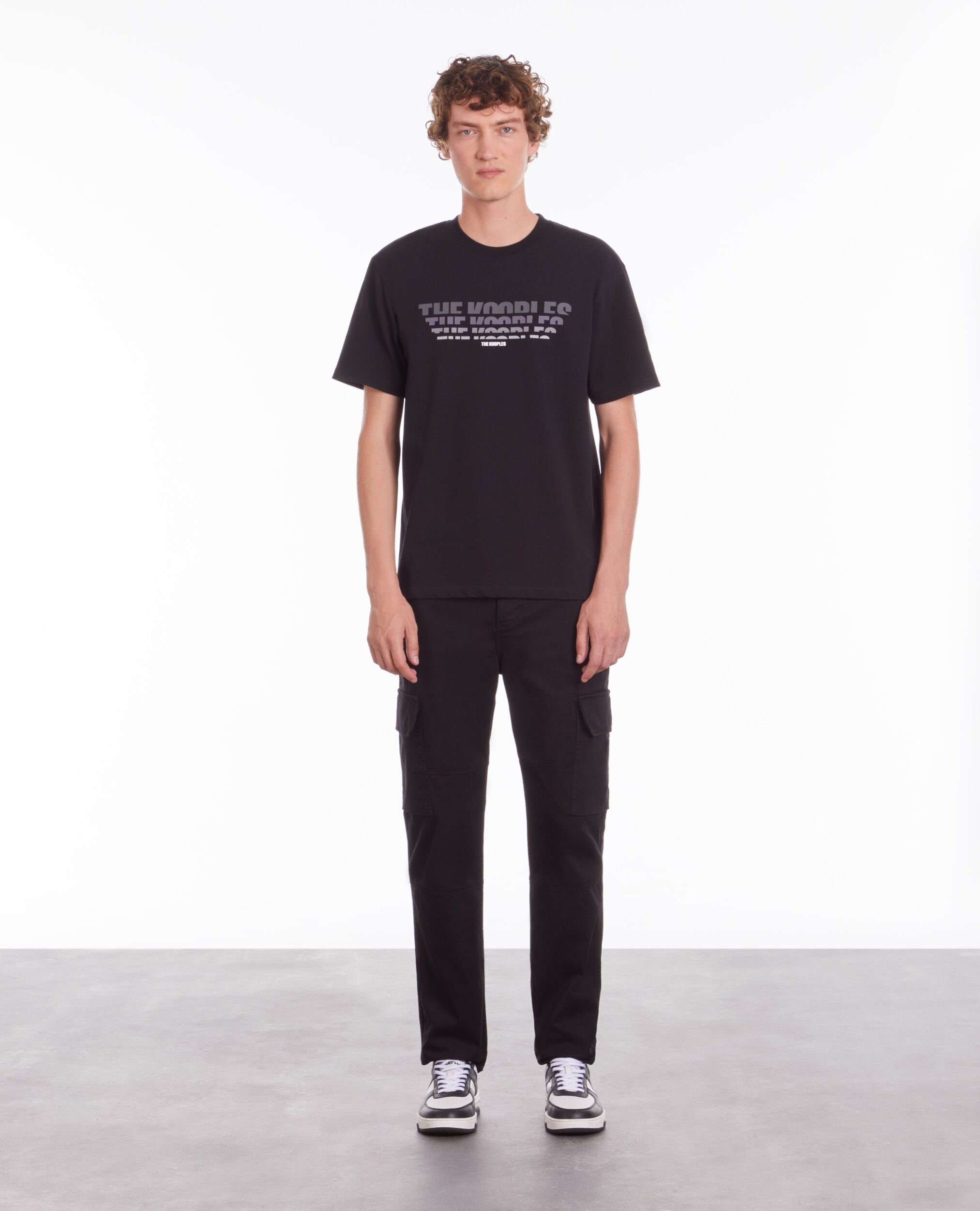 T-shirt noir avec sérigraphie logo en dégradé de couleur