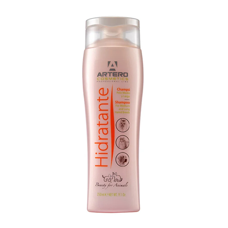 Shampoo hidratante Artero para cães e gatos.