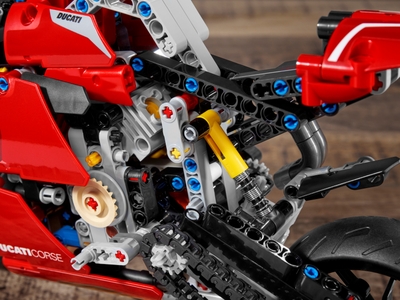 LEGO Ducati Panigale V4 R (42107)
