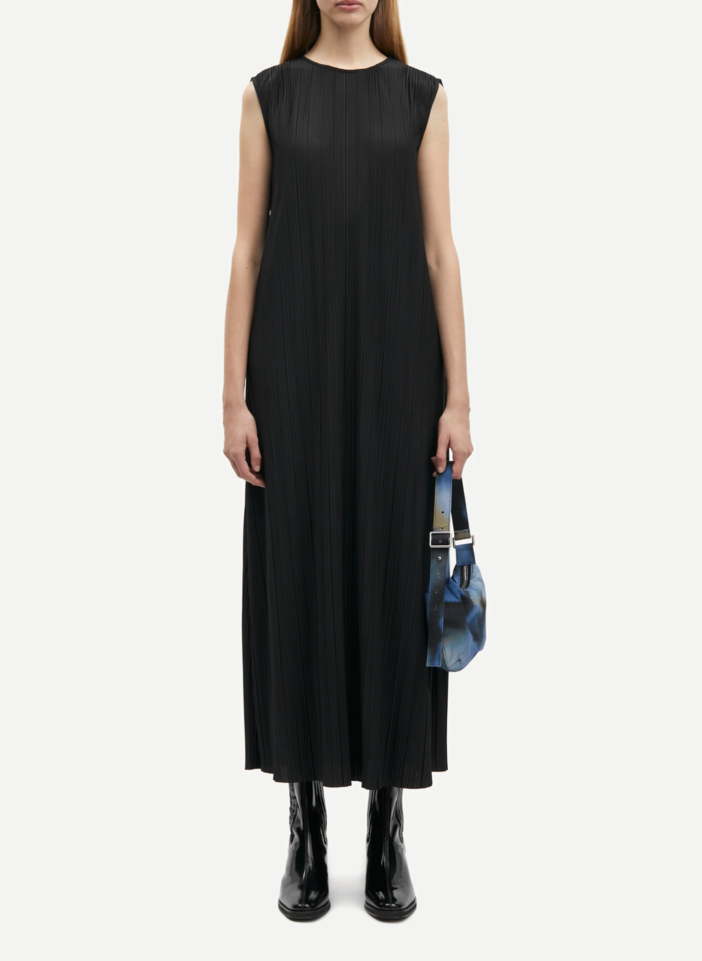 SAUMA O-N - Robe mi-longue plissé sans manches | Noir