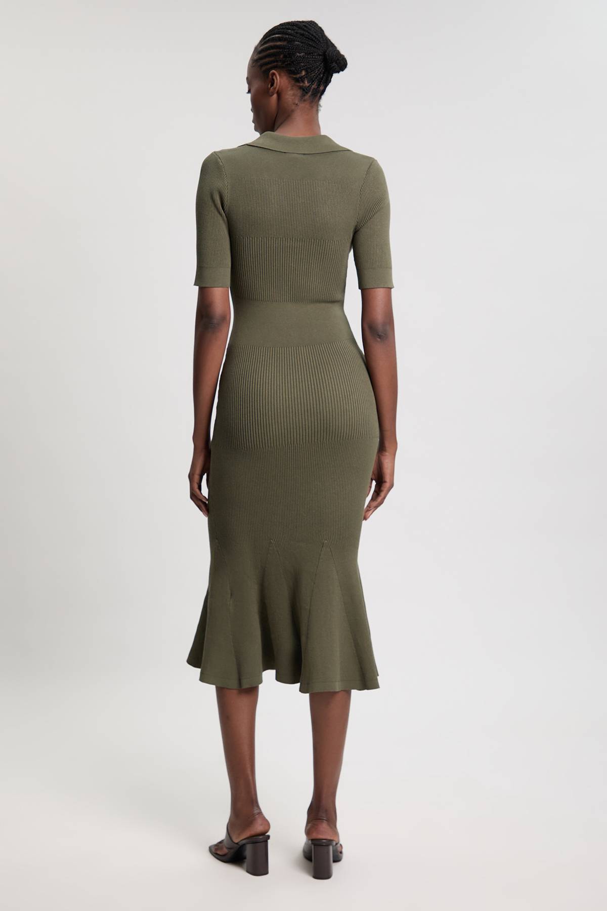 KarenMillen Robe Maxi Côtelée À Col Avec Détails Militaires Petite