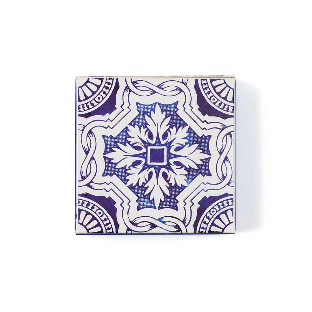 ESSÊNCIAS DE PORTUGAL LINHA DE BANHO Sabonete Azulejo Azulo e Branco - 50gr