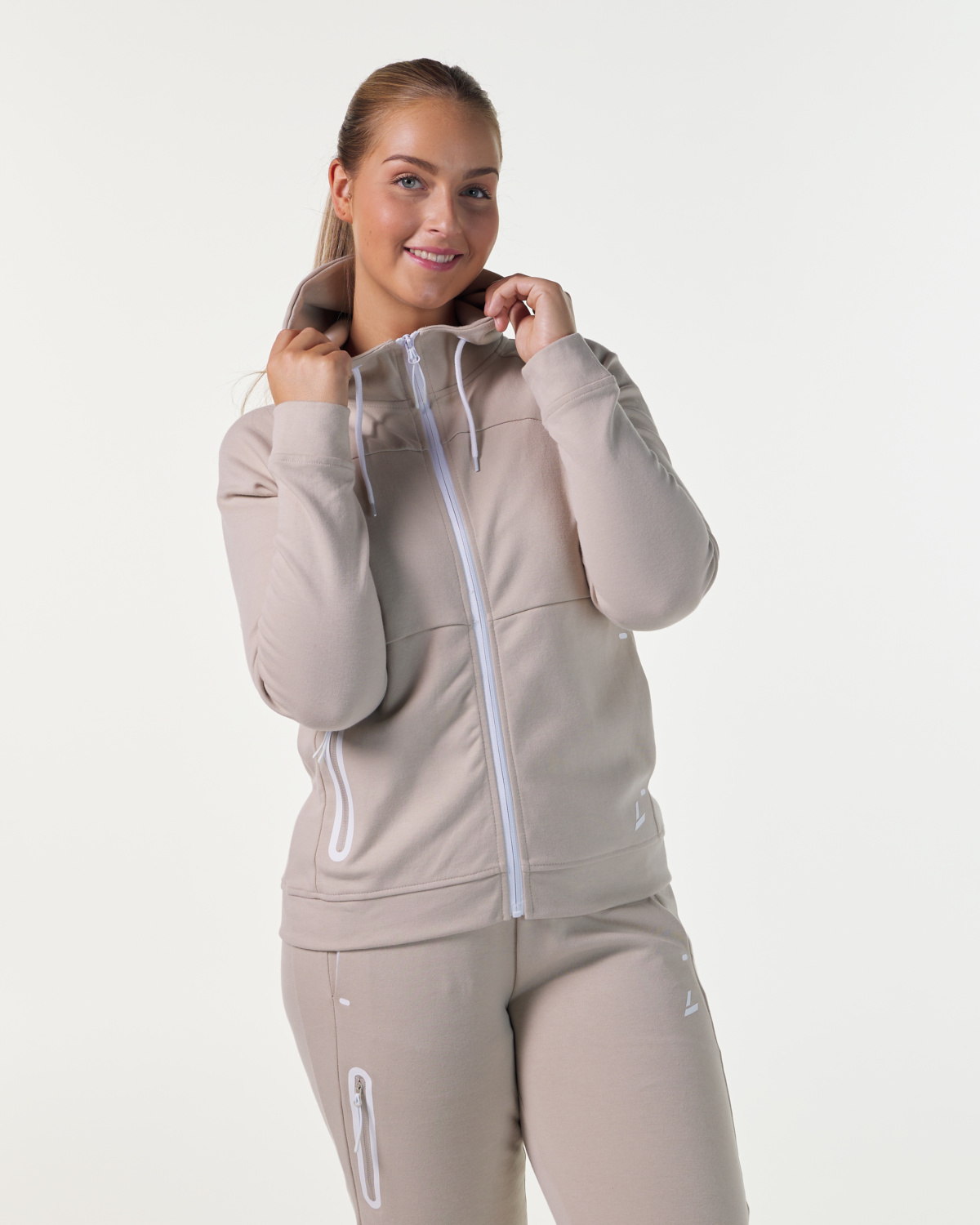 LEVITY Break Tech Zip Jacket Beige Feather