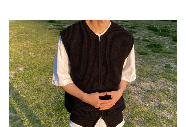 Femilina - V-hals effen vest met rits