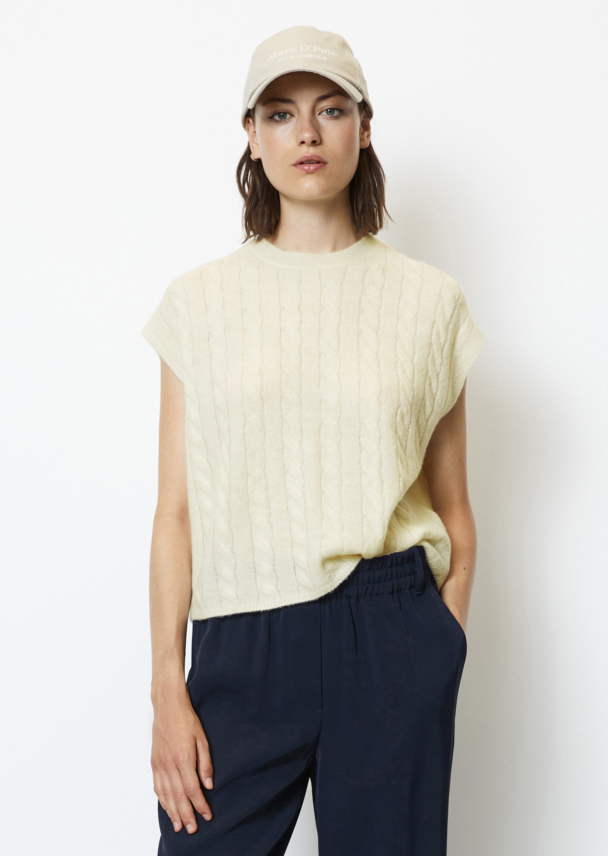 Ärmelloser Zopfmuster-Pullover loosemit luxuriöser Alpakawolle