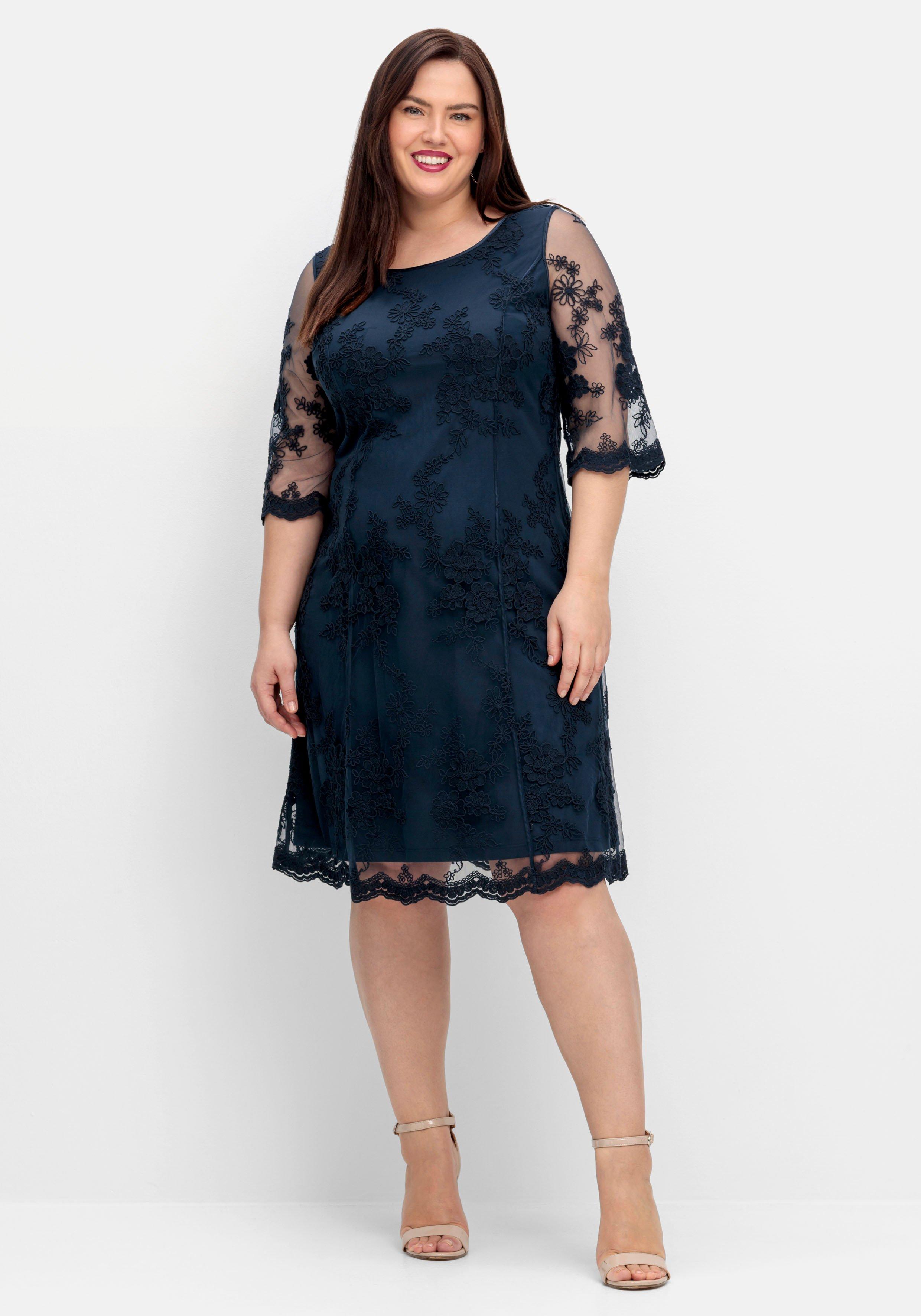Cocktailkleid aus Mesh, mit floraler Stickerei