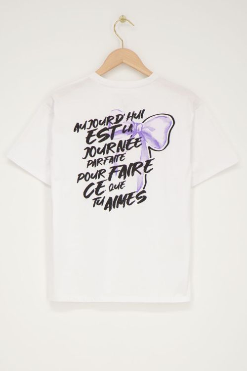 Wit T-shirt met paarse strik