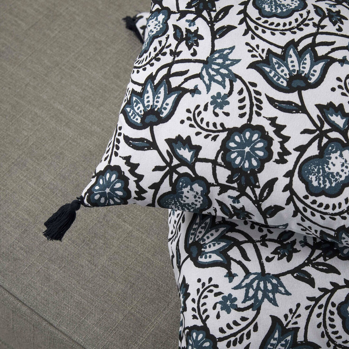 Febronie Housse de coussin Carma bleu peacock