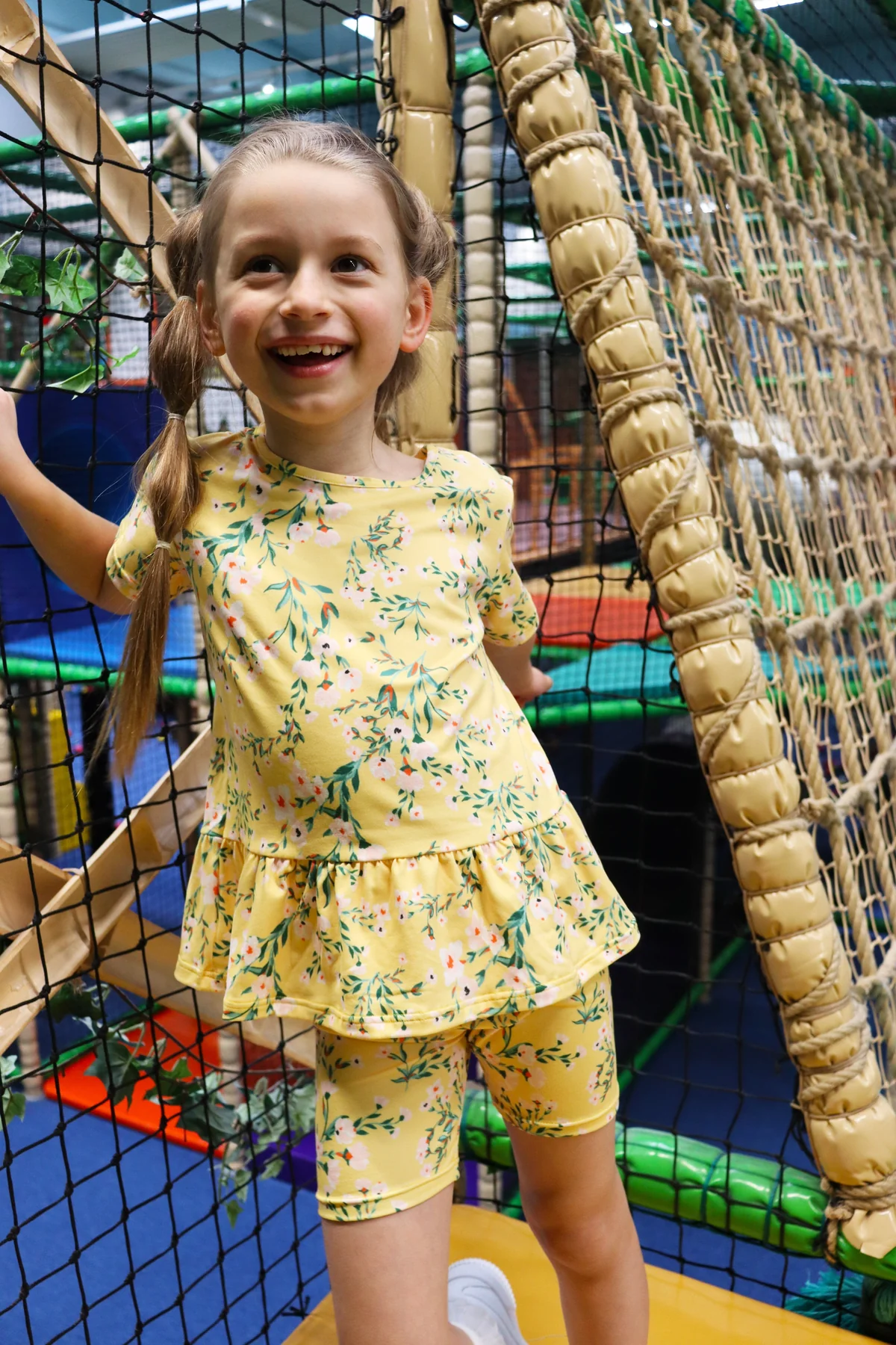 Liberte Ami Alma-Bicycle-Shorts (Kids) ellow green flower