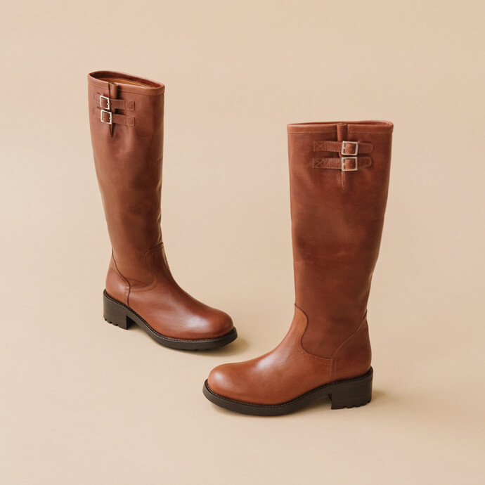 Bottes à semelles crantées  en cuir gras cognac