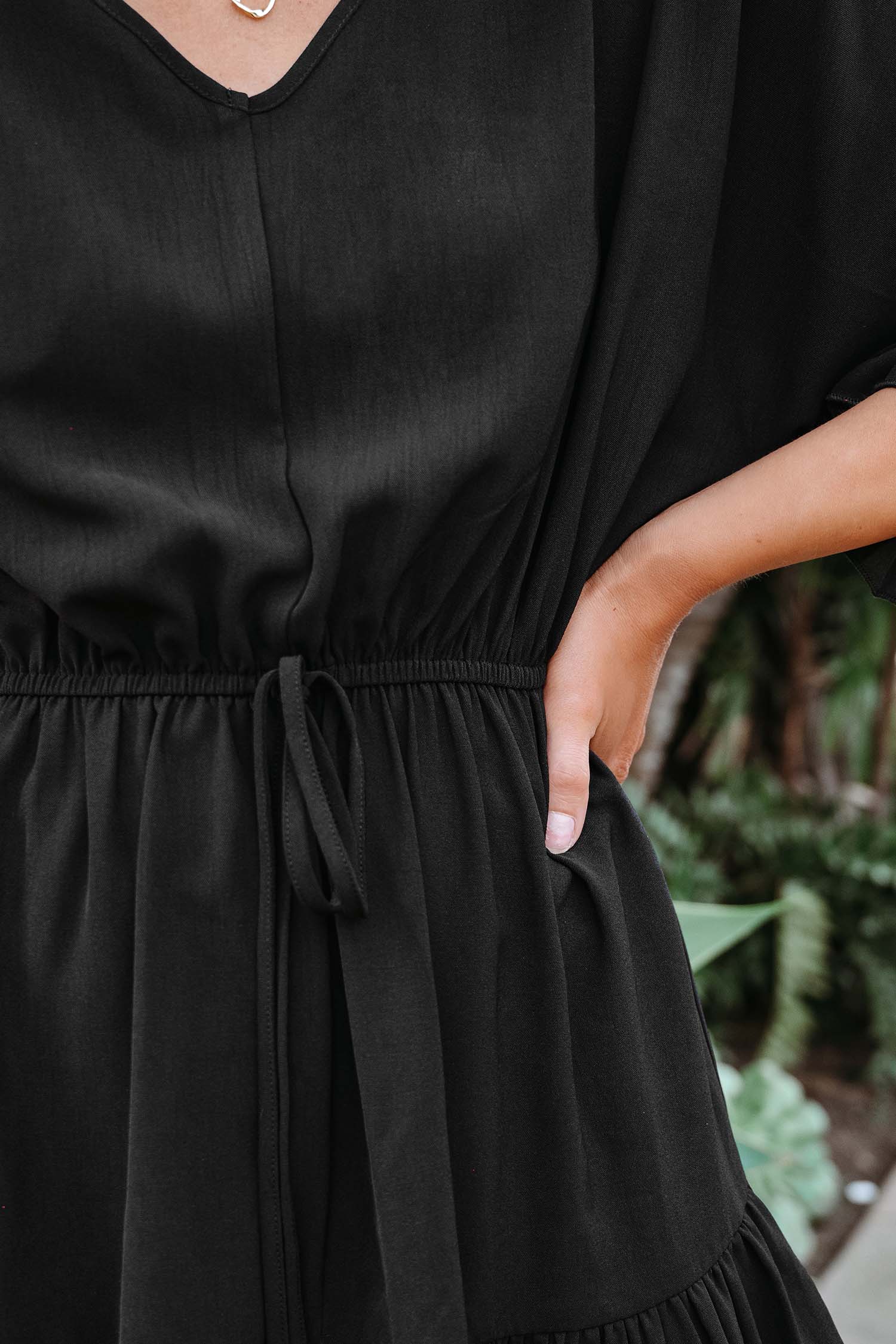 Robe mini noire à blouson