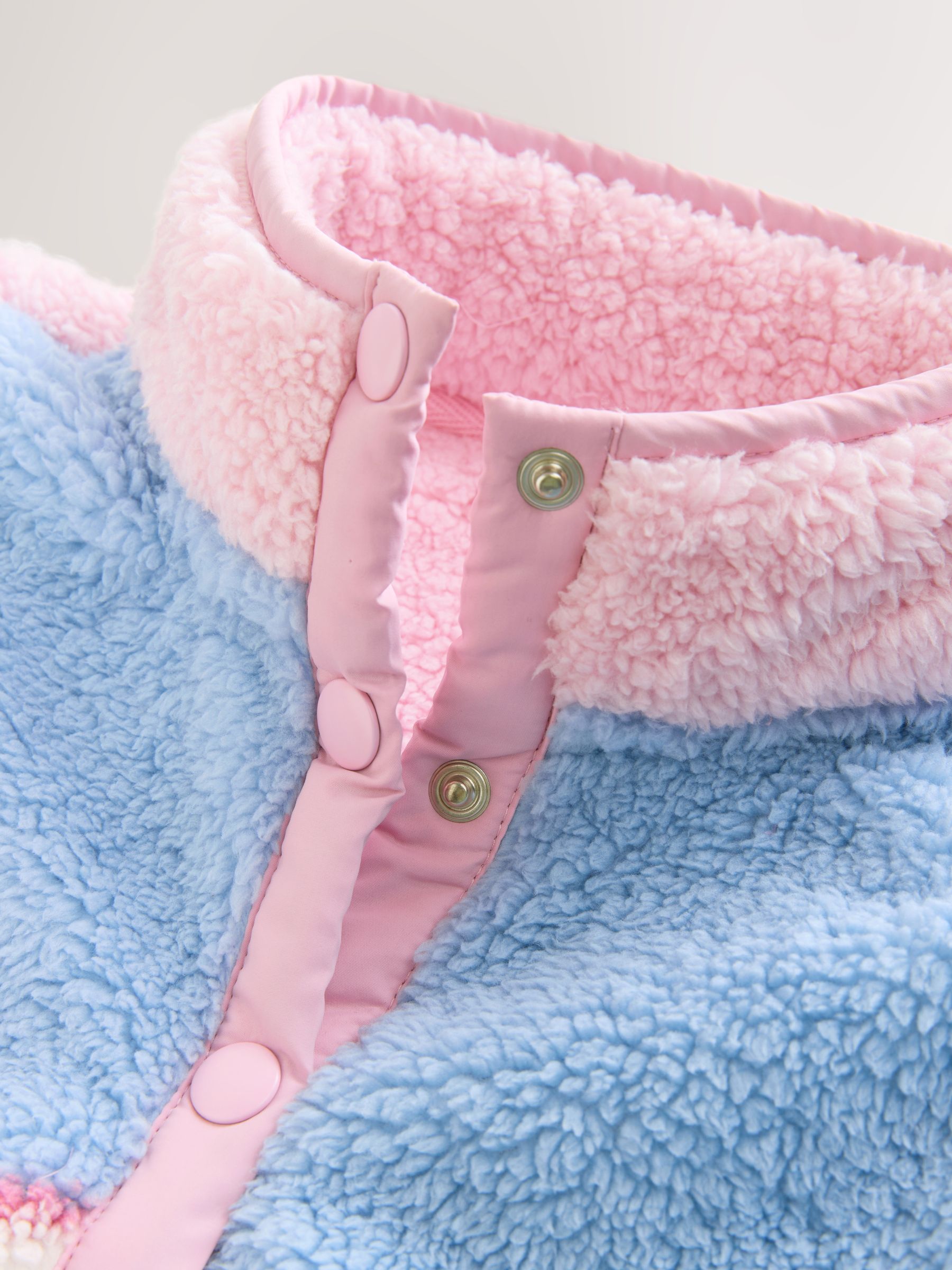 Roze/blauwe konijnenscène - Half Popper Fleece (3mnd -7jr)