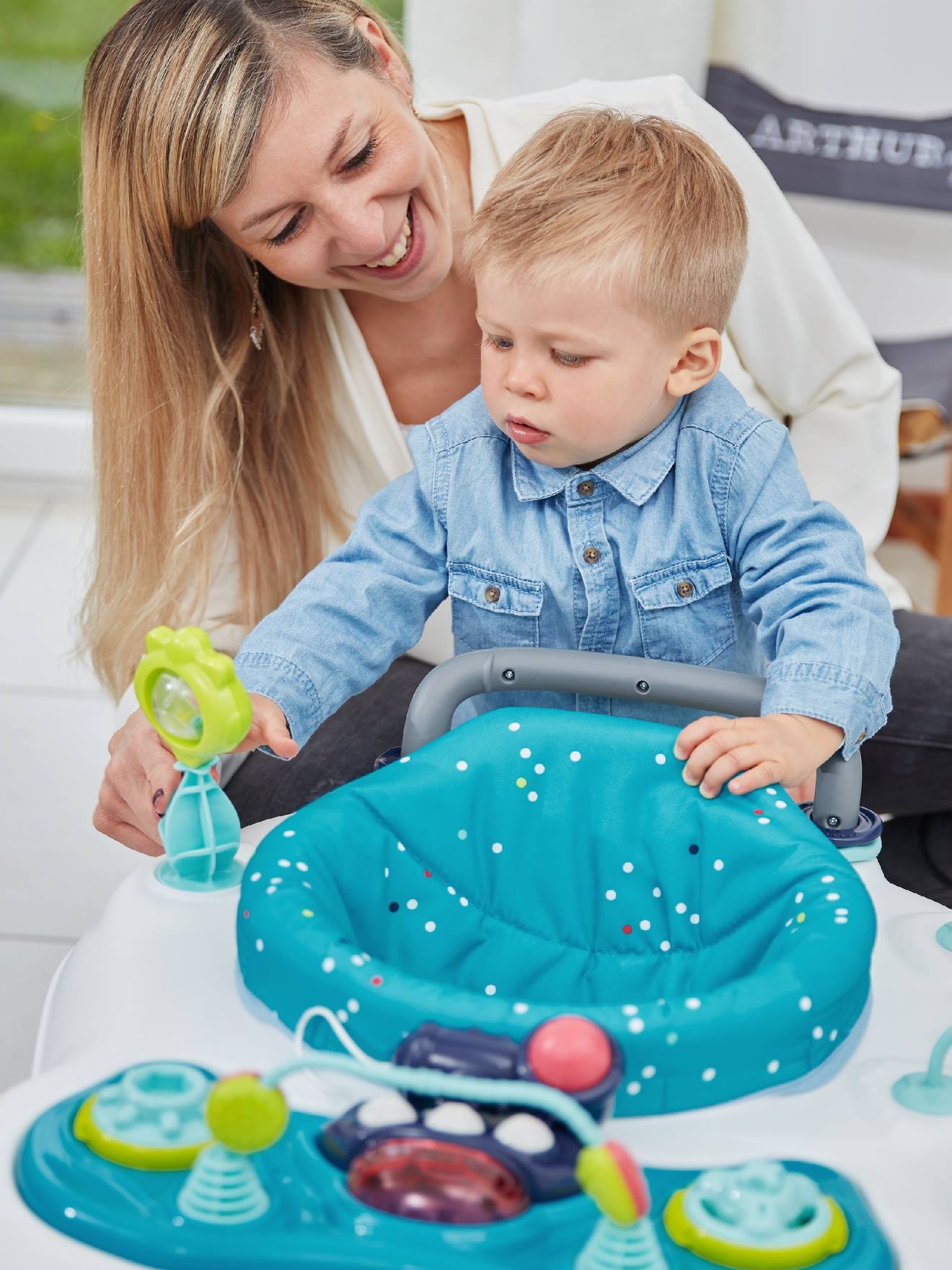Andador/Cadeira de Passeio 5 em 1 BABYMOOV, Azul Forte com Estampa