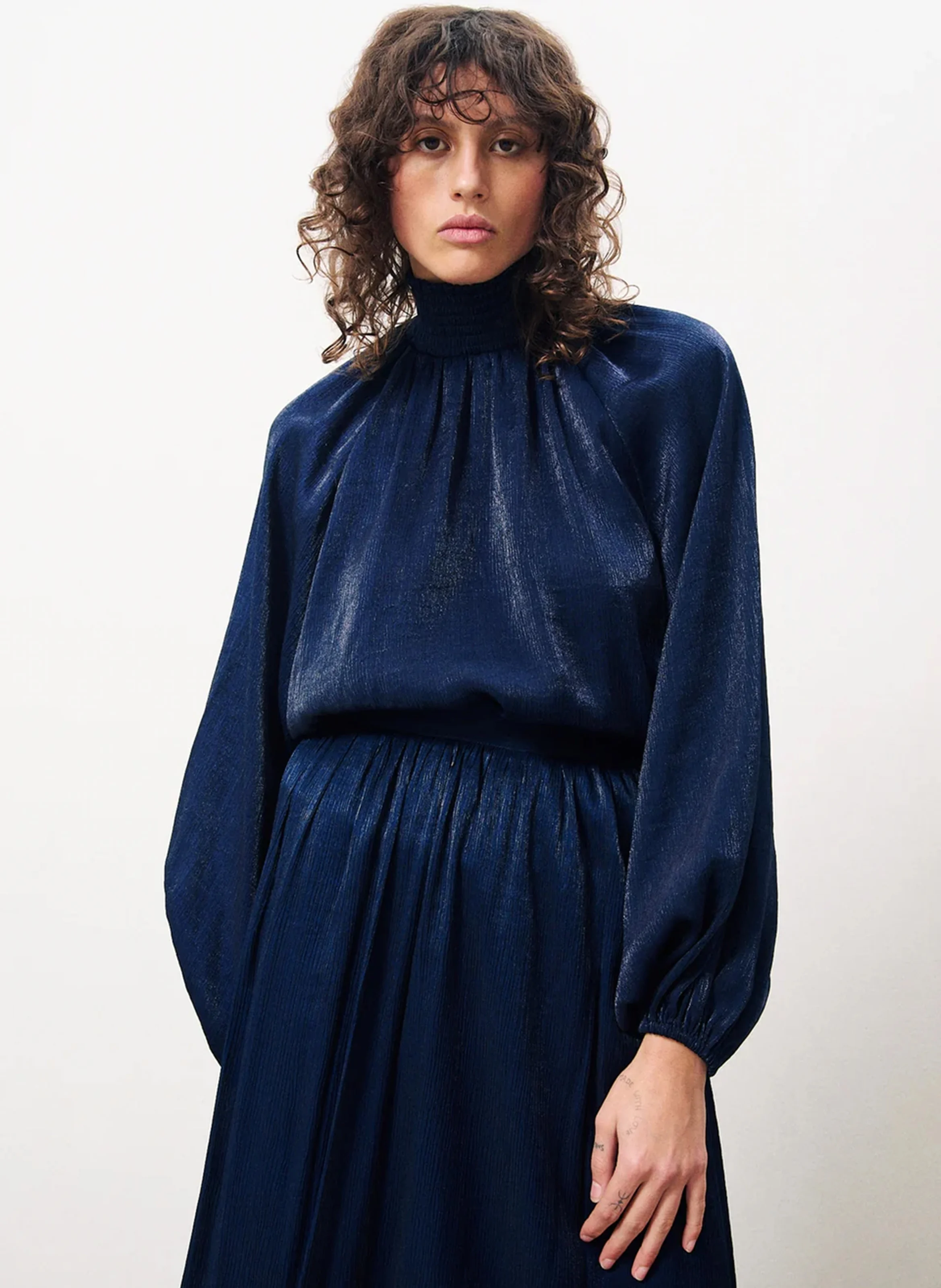 NIKA - Blouse ample satinée à col victorien | Bleu