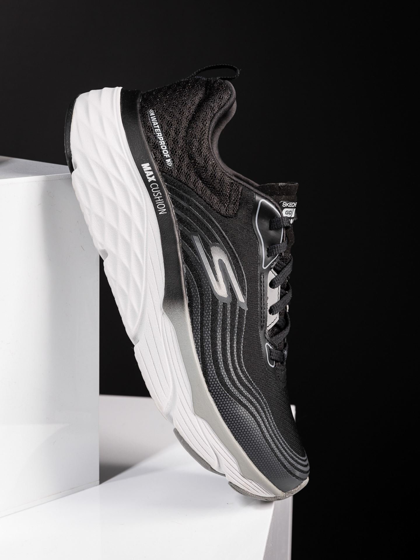 Max Cushioning Elite Waterproof