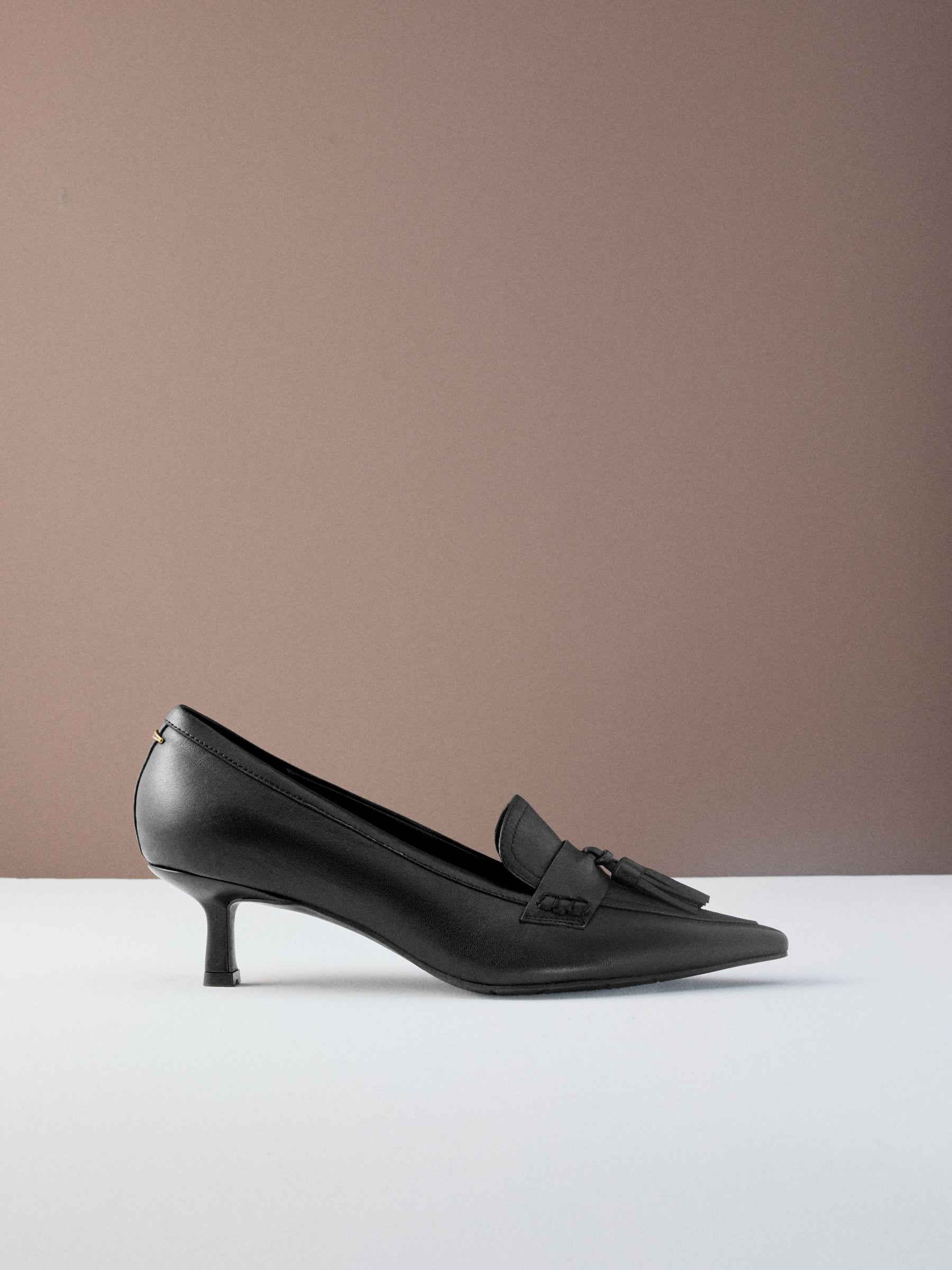 Zwart - Premium Leather With Motionflex Point Toe Tassel Heels Loafers