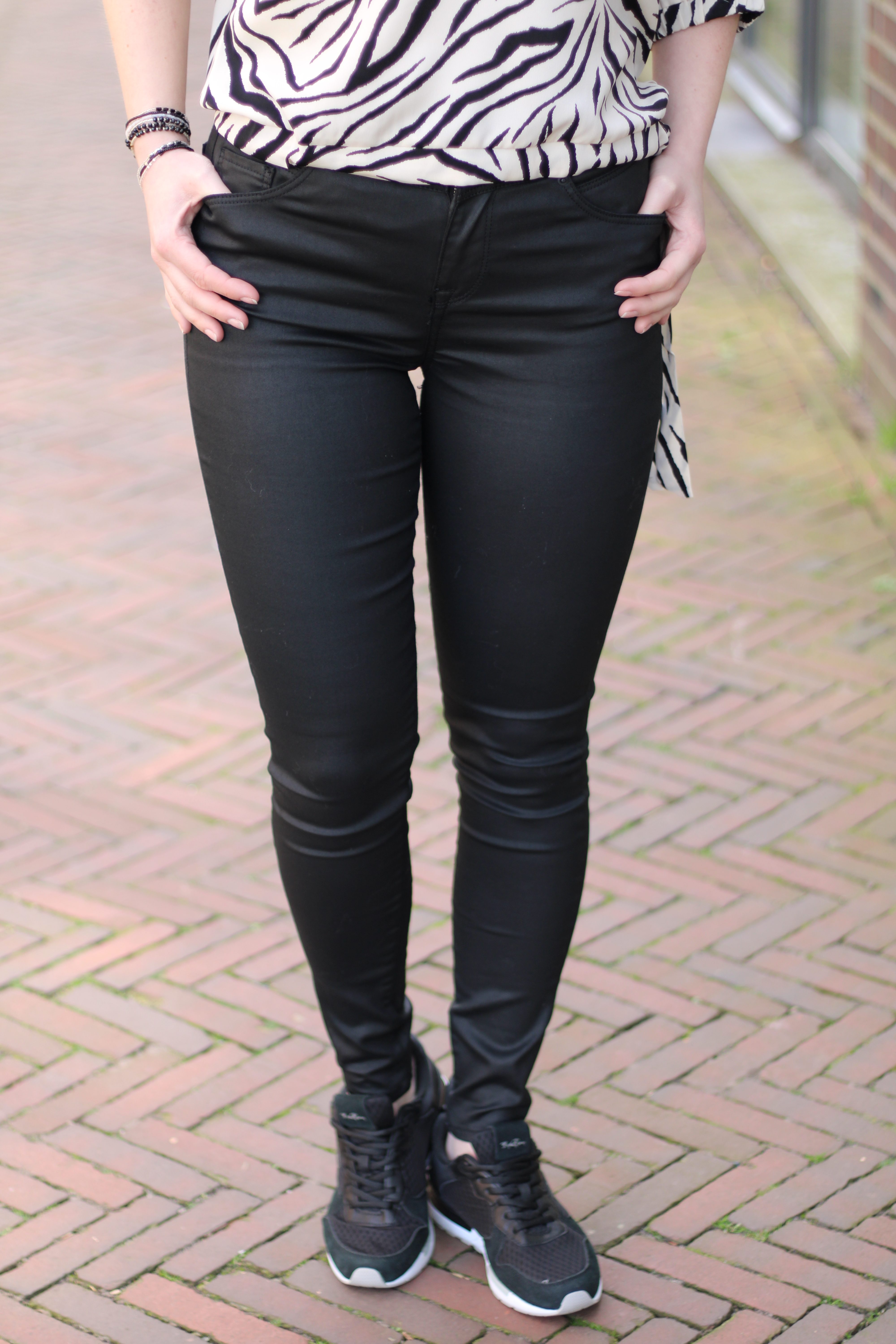 COJ Denim - Lisa Jeans - Black Coated