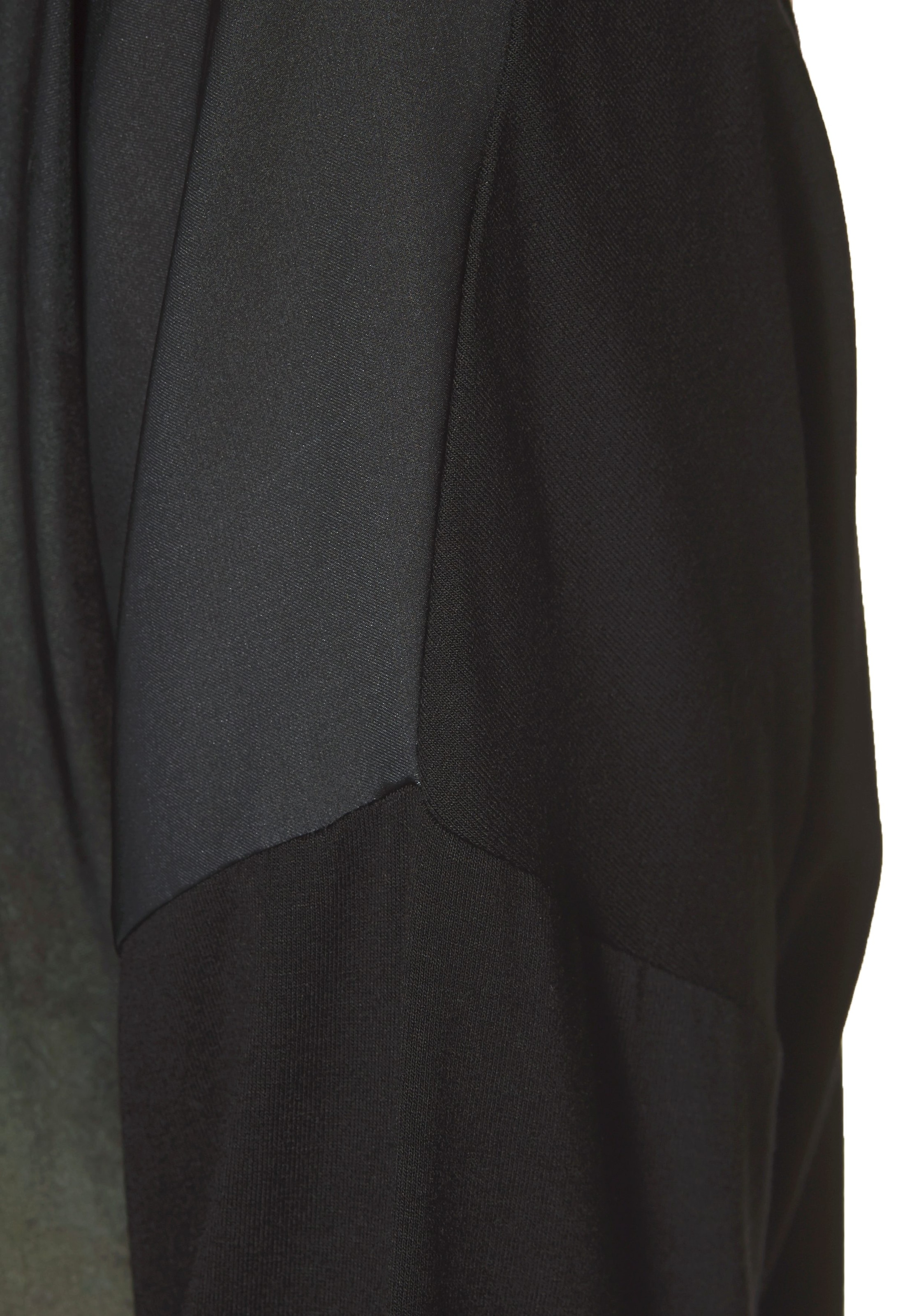 Aniston CASUAL Langarmshirt , mit femininem Frontdruck
