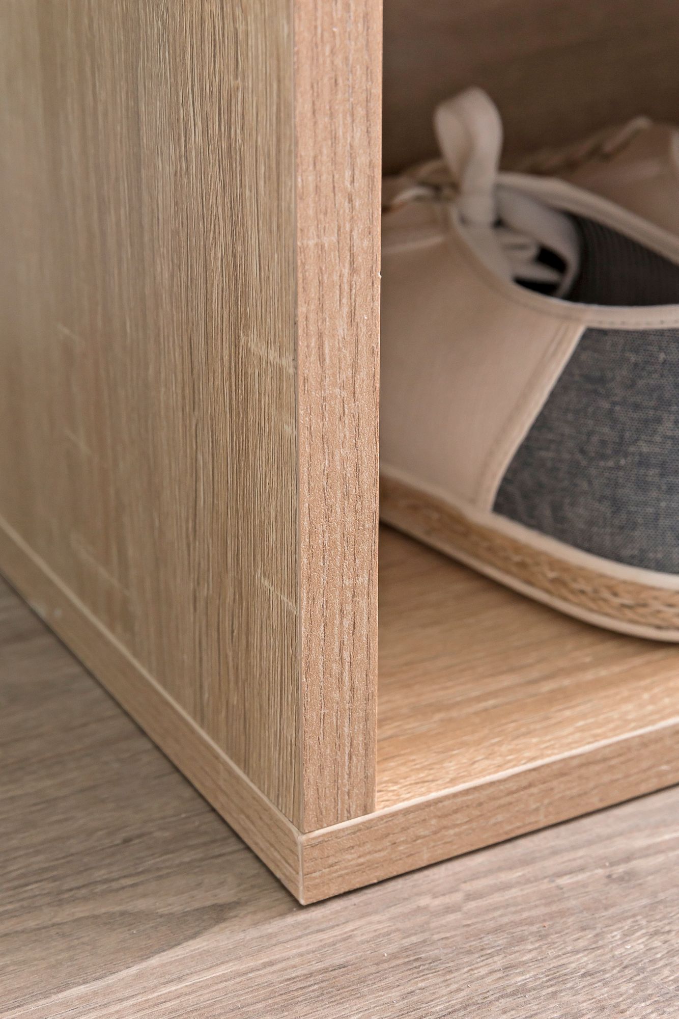 KADIMA DESIGN Garderobenbank mit Stauraum: Sitzkomfort, Funktionalität, Braun Stoffbezug, Viel Stauraum, Melaminharzbeschichtung