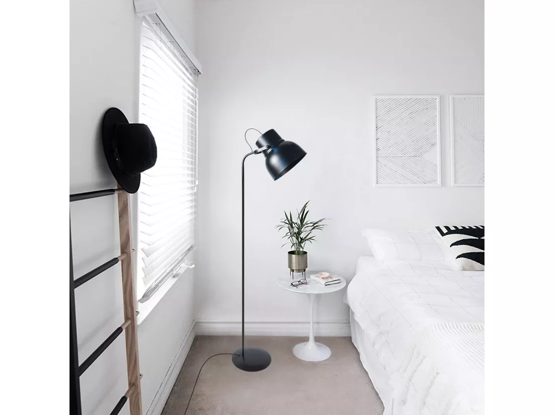Lampadaire articulé métal noir150 cm.