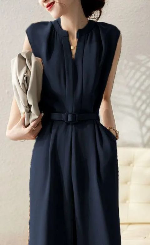 Lewwe - Set: Mouwloze jumpsuit met wijde pijpen en inkeping in de hals + riem