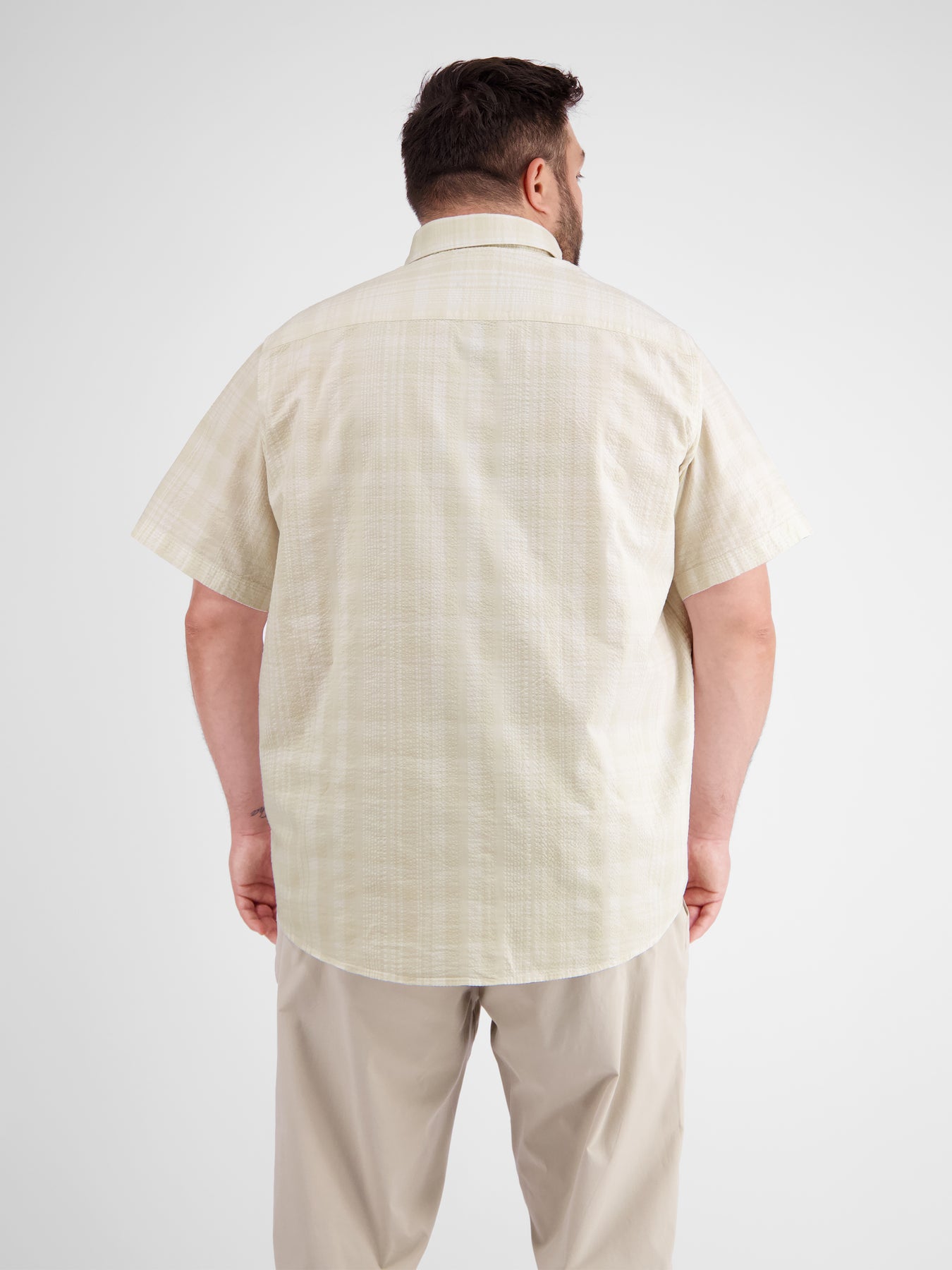 Kariertes Seersucker-Kurzarmhemd in Großen Größen 3XL bis 6XL