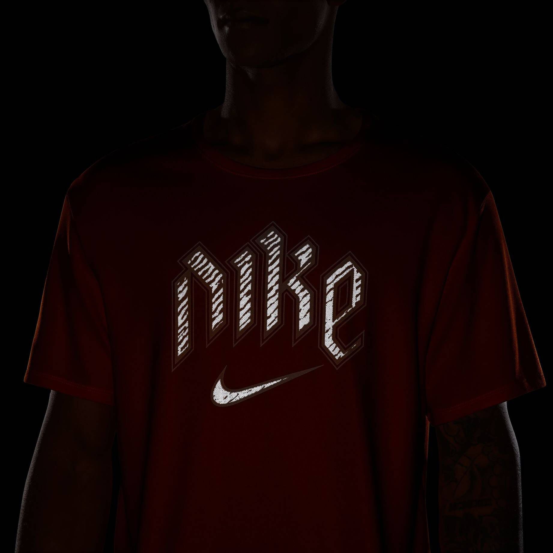 Nike| Herren T-Shirt DIVISION MILER