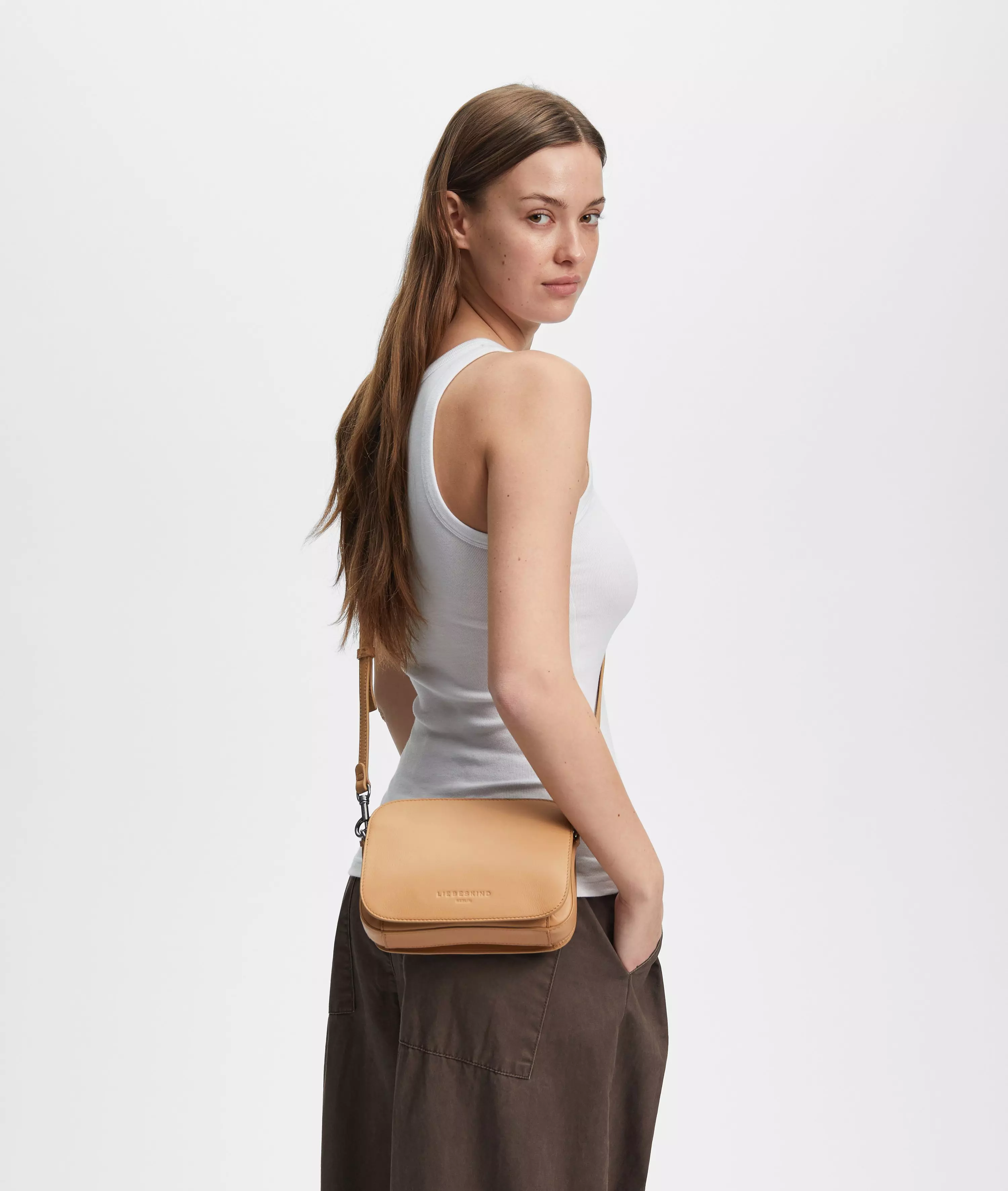 Luka Crossbody S Handy crossbody bag made from cowhide