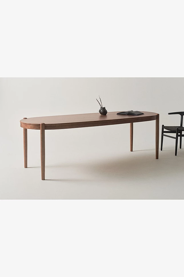 NATTAVAARA ovalt spisebord 90x240 cm